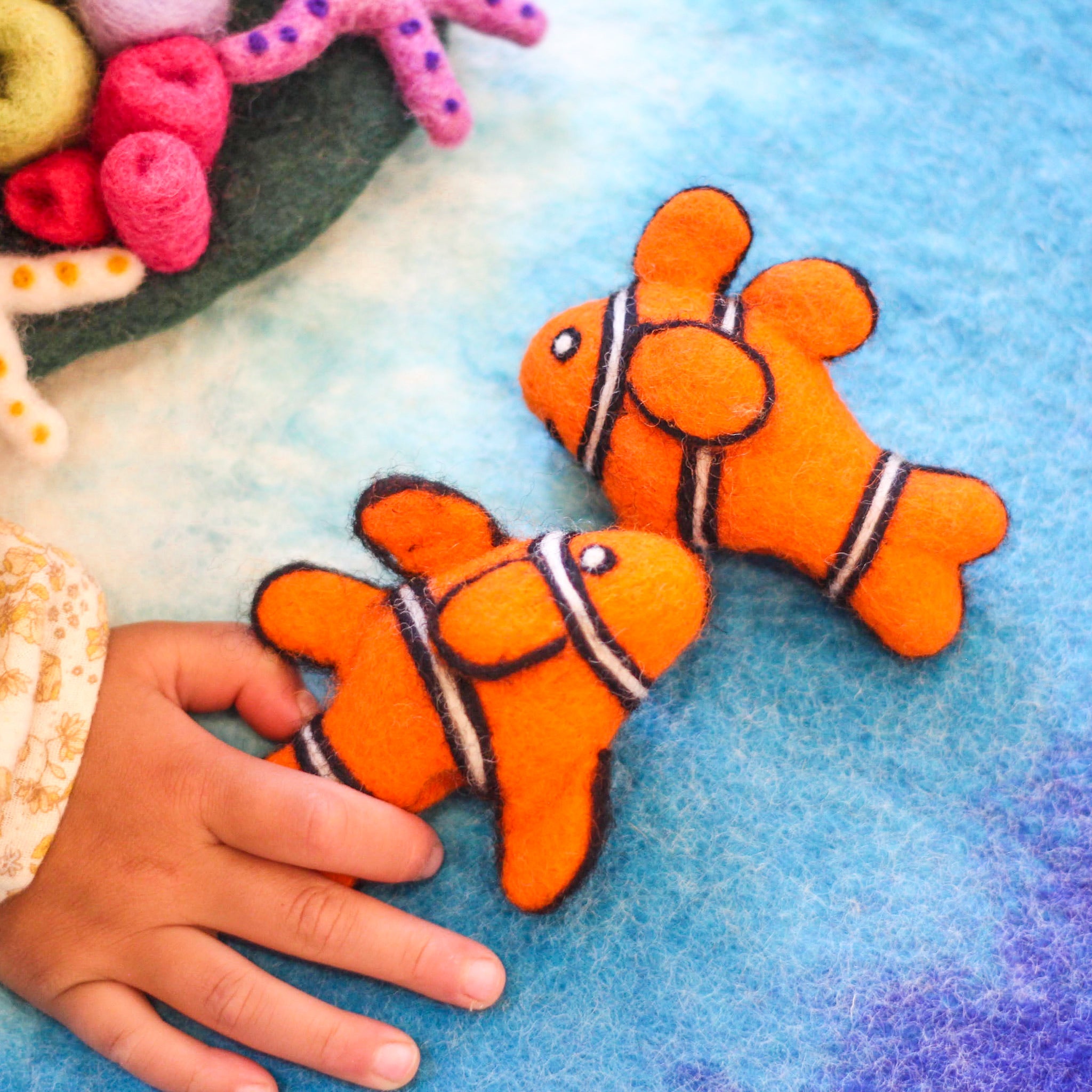 Clownfish Animal Puppets | Felt Finger Puppet – Play Planet