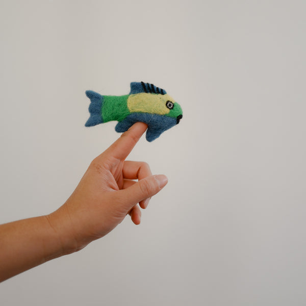 Felt Parrotfish Finger Puppet, Felt Fish, Felt Tropical Fish, Finger Puppet, Animal Puppet by Play Planet Eco-friendly Educational Toy. Handmade Gift Shop.