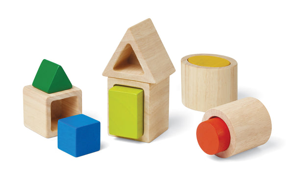 Plan Toys Geo matching blocks. Learn about geometric shapes by matching the blocks together. This set consists of 10 blocks with 5 different colors and shapes. 