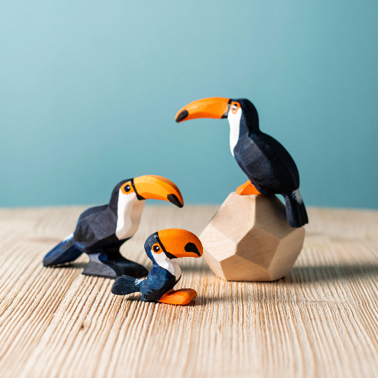 Toucan Family with 3 wooden birds by Play Planet